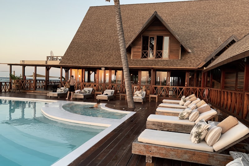 Deluxe Resort & Dining Plan